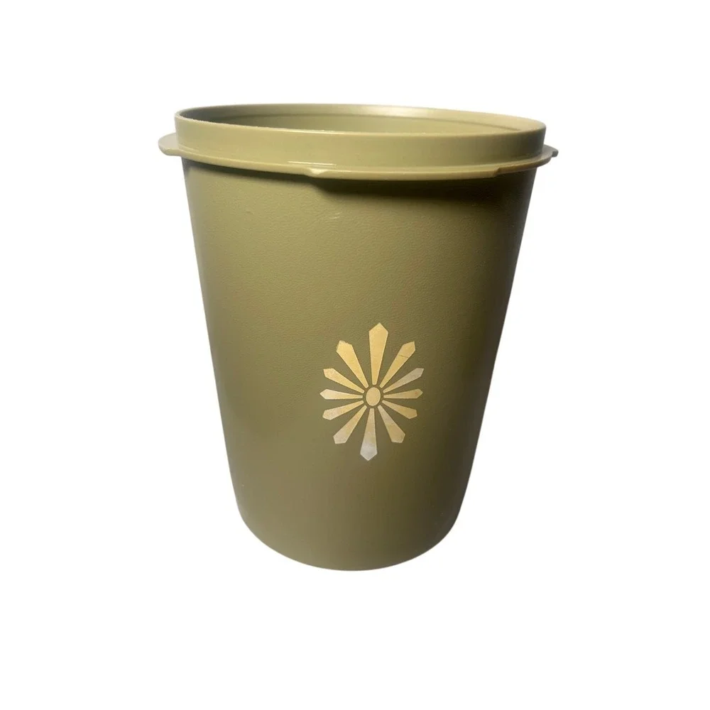 Vintage Harvest Gold Tupperware Canister w/ Sunburst Lid. 811-3 Made In USA VTG